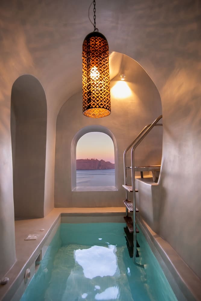 Private hot tub at Aloia Villas, Santorini — photo 4
