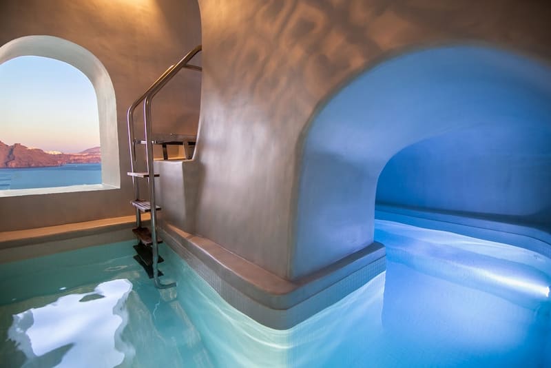 Private hot tub at Aloia Villas, Santorini — photo 6