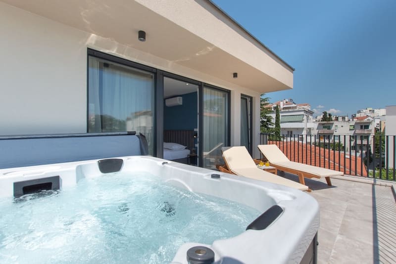Private hot tub at Seven Seas Residence, Split — photo 3