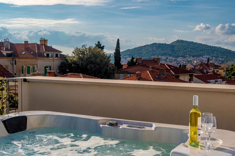 Private hot tub at Seven Seas Residence, Split — photo 2