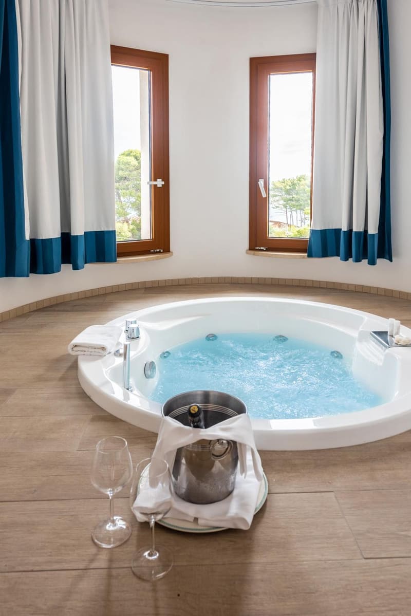 Private hot tub at Hotel Baia Del Capitano, Cefalu