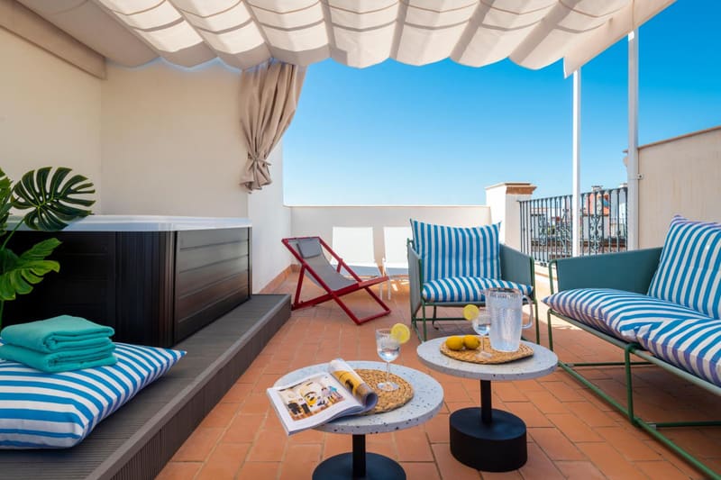 Private hot tub at Magno Apartments San Gil - Shared Jacuzzi, Seville