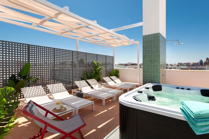 Private hot tub at Magno Apartments San Gil - Shared Jacuzzi, Seville, photo 2