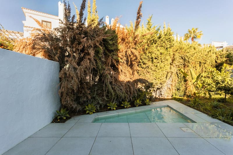 Private plunge pool at Anfitrión Villas & Suites, Marbella, photo 4