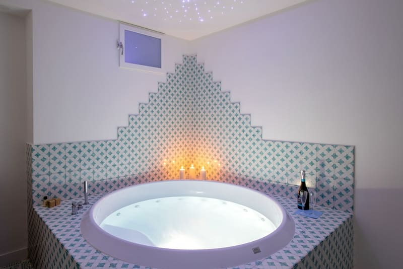 Private hot tub at Hotel Nice, Sorrento — photo 3