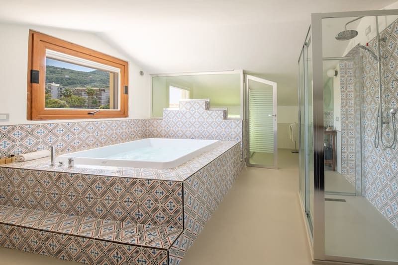 Private hot tub at Hotel Nice, Sorrento — photo 2
