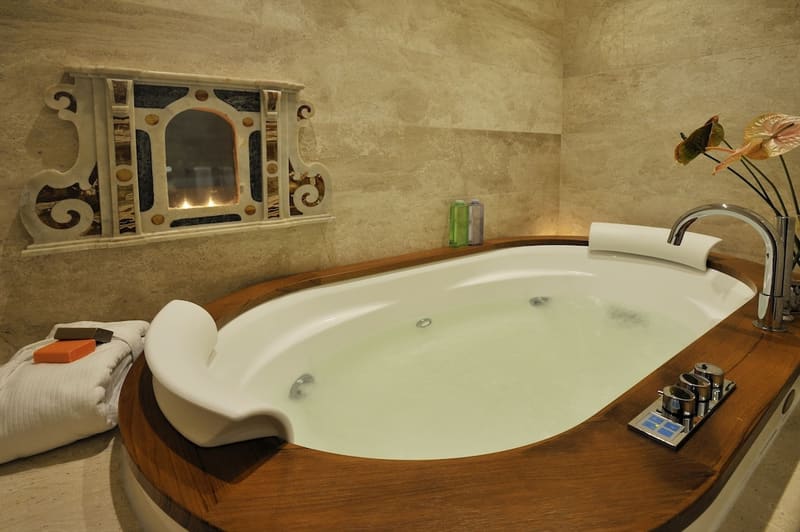 Private hot tub at Villa Las Tronas Hotel & SPA, Alghero — photo 2