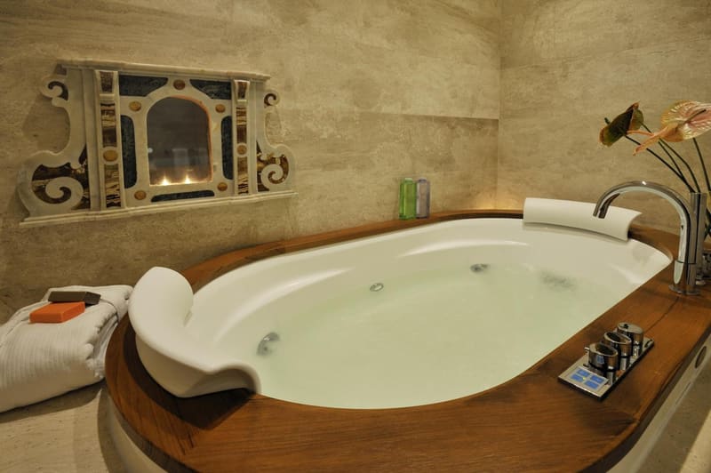 Private hot tub at Villa Las Tronas Hotel & SPA, Alghero — photo 5