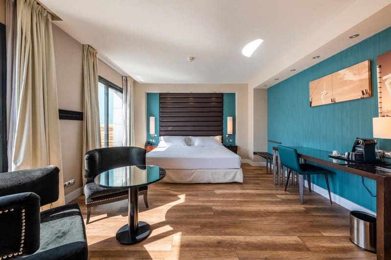 Private jacuzzi at Pestana Arena Barcelona, Barcelona