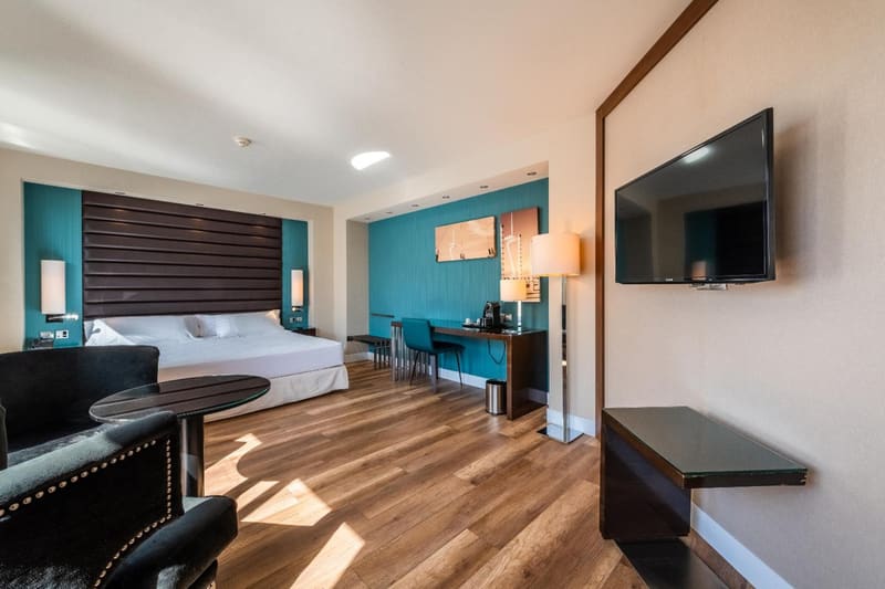 Private jacuzzi at Pestana Arena Barcelona, Barcelona, photo 6