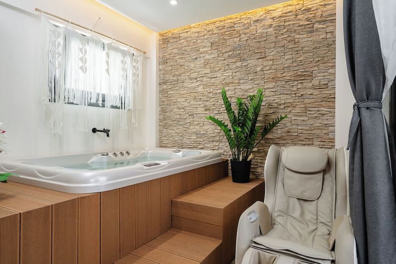 Private hot tub at Legato Spa Suites, Naxos — photo 3