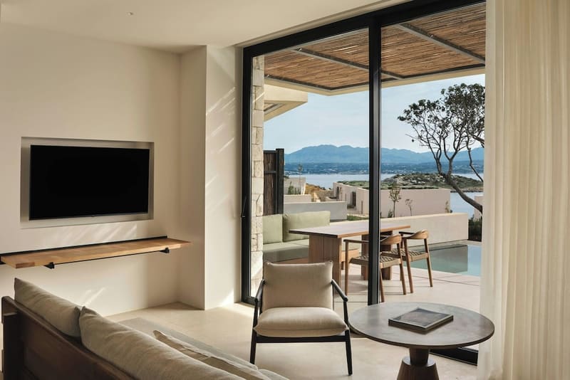 Private jacuzzi at JW Marriott Crete Resort & Spa, Chania — photo 2