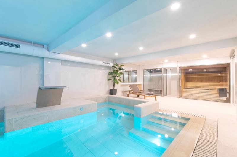 Private jacuzzi at INNSiDE by Meliá Palma Center, Palma de Mallorca, photo 2