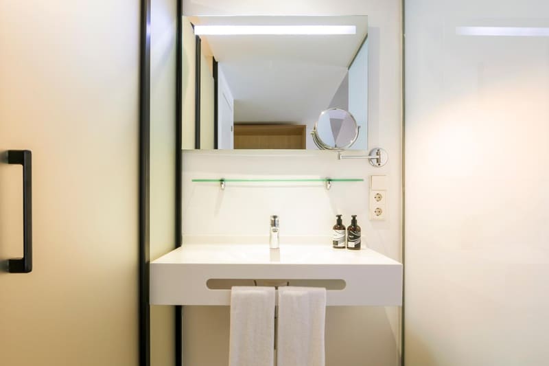 Private jacuzzi at INNSiDE by Meliá Palma Center, Palma de Mallorca — photo 4