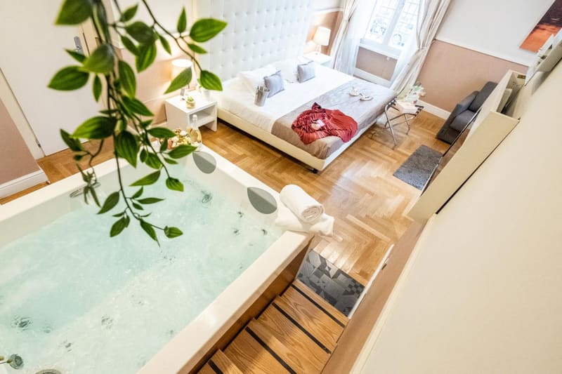 Private hot tub at Rome River Inn, Rome