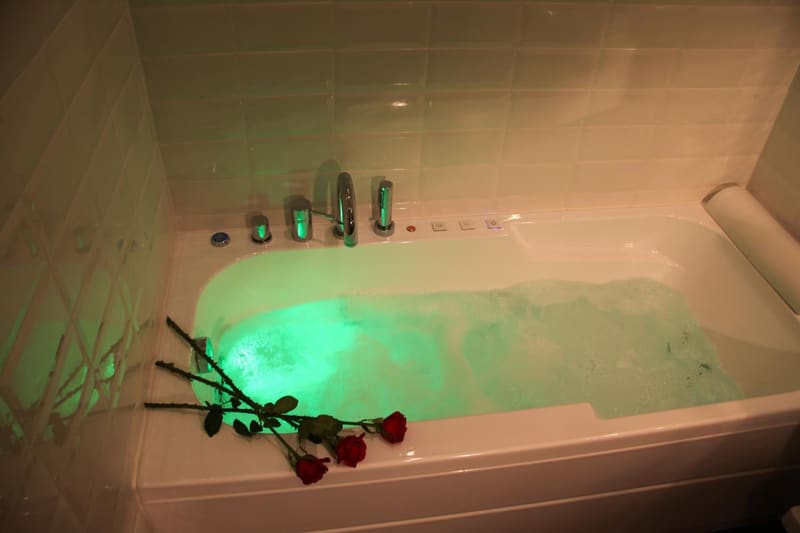 Private hot tub at Rome River Inn, Rome, photo 6