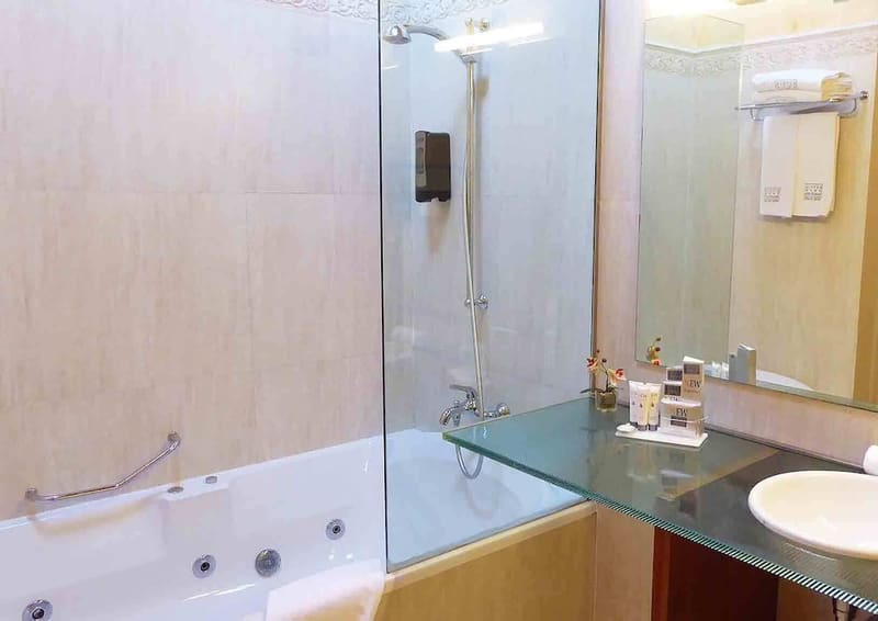 Private hot tub at Estela Barcelona, Sitges — photo 2