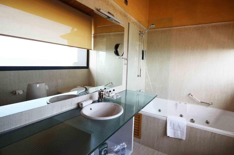 Private hot tub at Estela Barcelona, Sitges — photo 4