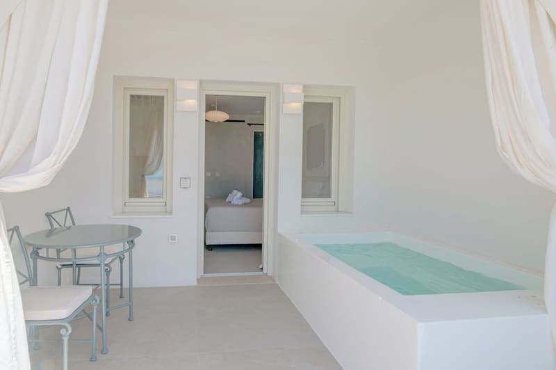 Private hot tub at Apeiron Blue Santorini - Sustainable Adults Only 14+, Santorini — photo 4