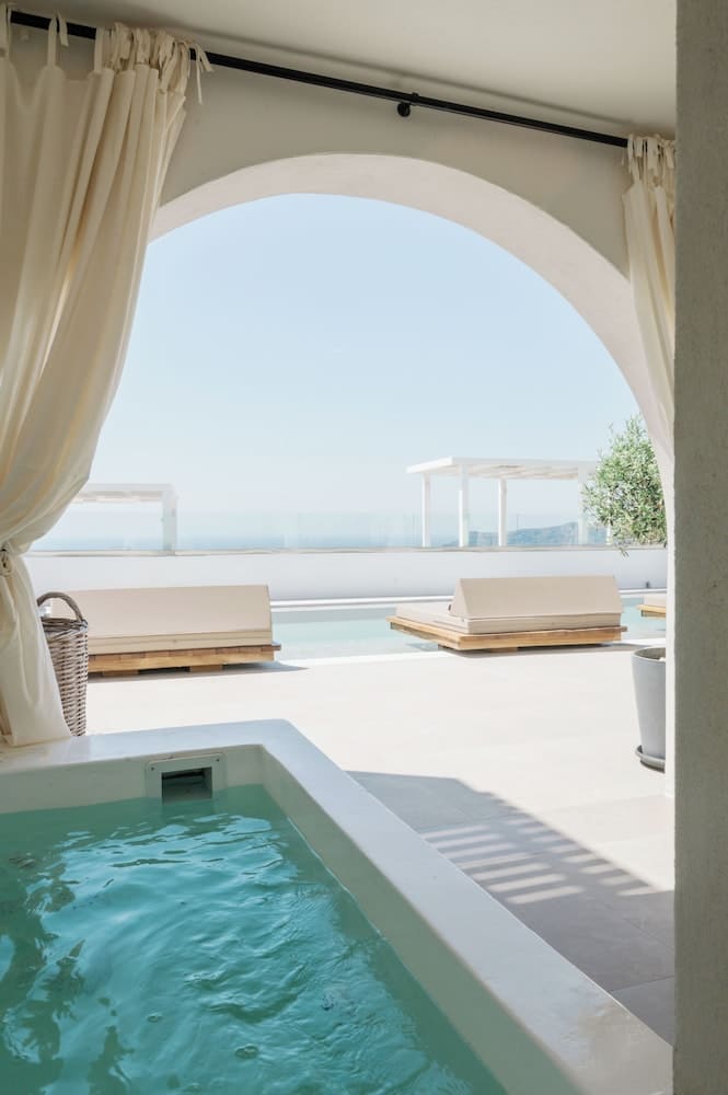 Private hot tub at Apeiron Blue Santorini - Sustainable Adults Only 14+, Santorini — photo 2