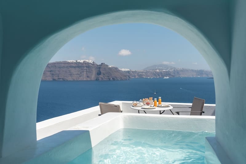 Private plunge pool at Chelidonia Luxury Suites - Adults Only, Santorini — photo 3