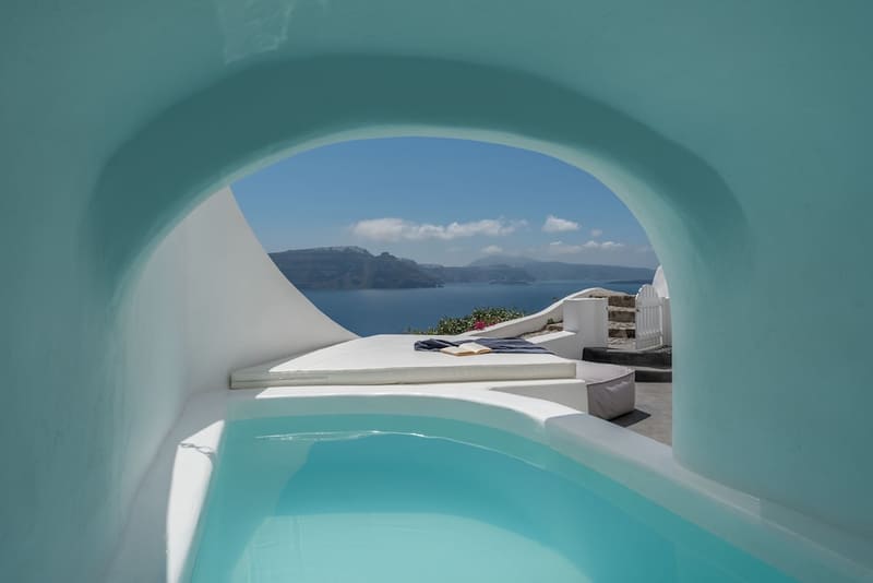 Private plunge pool at Chelidonia Luxury Suites - Adults Only, Santorini — photo 2