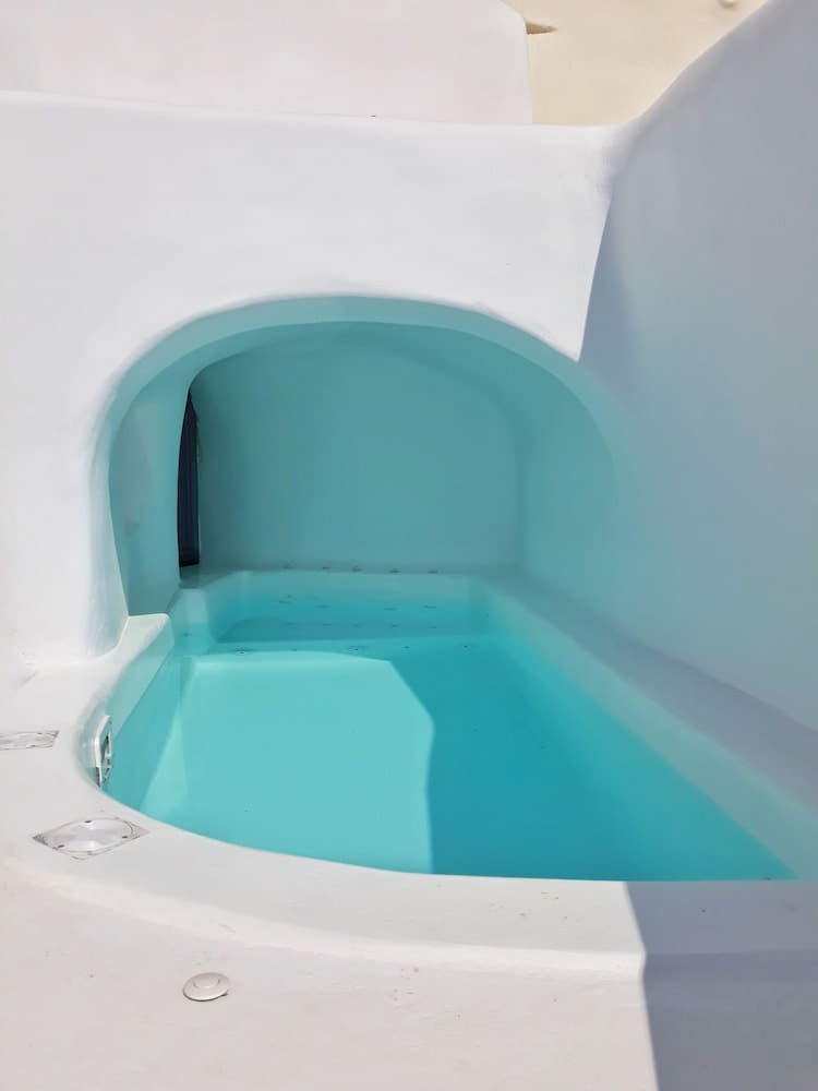 Private plunge pool at Chelidonia Luxury Suites - Adults Only, Santorini, photo 4