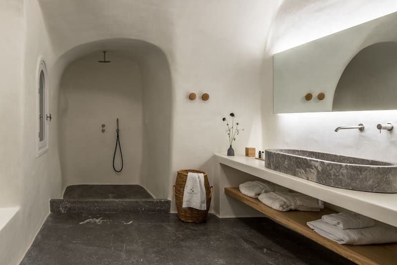 Private plunge pool at Chelidonia Luxury Suites - Adults Only, Santorini — photo 5