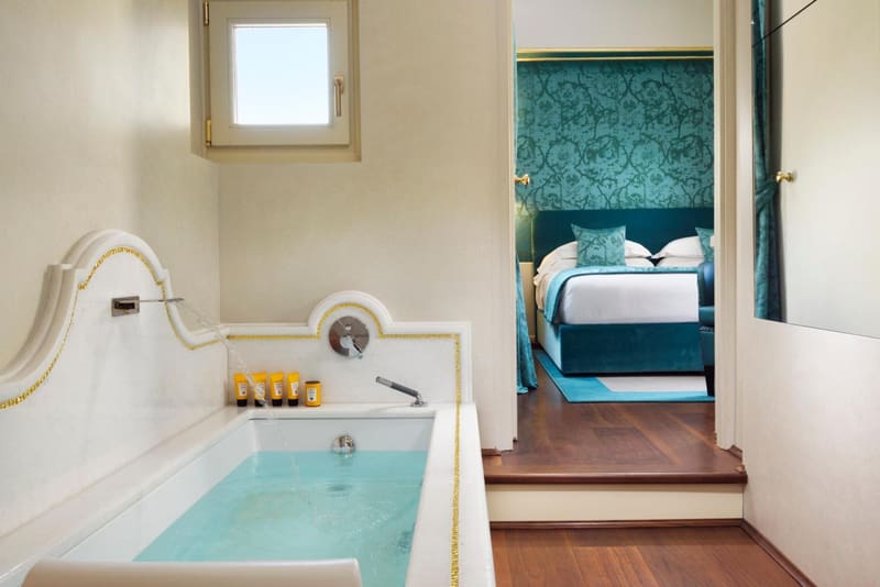 Private hot tub at San Firenze Suites & Spa, Florence, photo 3