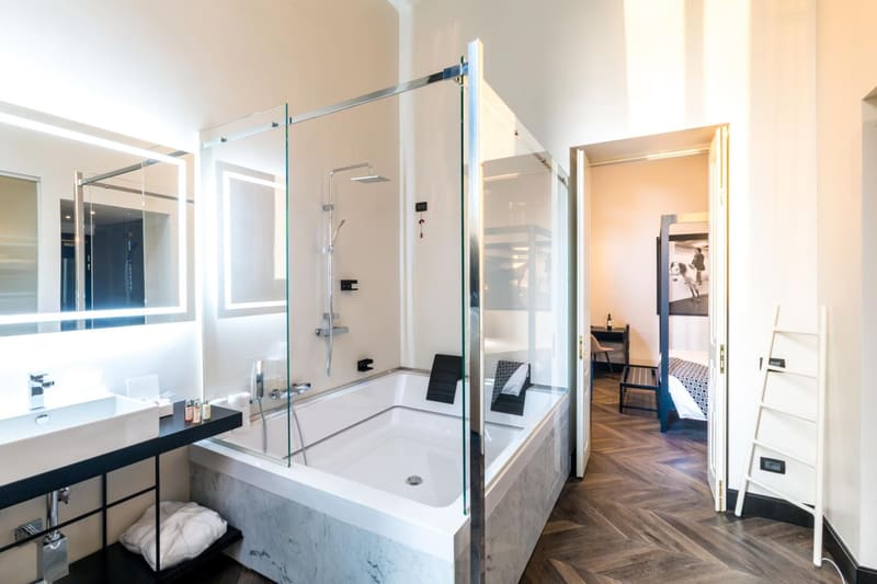 Private jacuzzi at Hotel The Haven Roma, Rome, photo 3