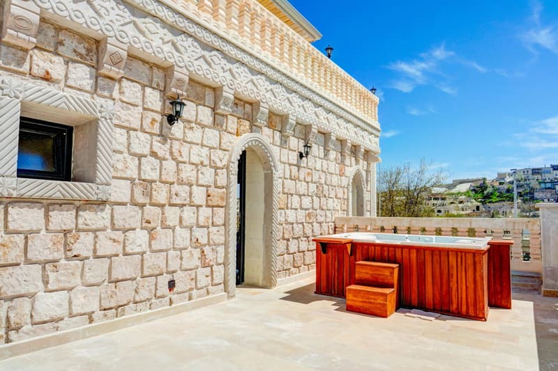 Private hot tub at Motif Art Cappadocia, Goreme — photo 3