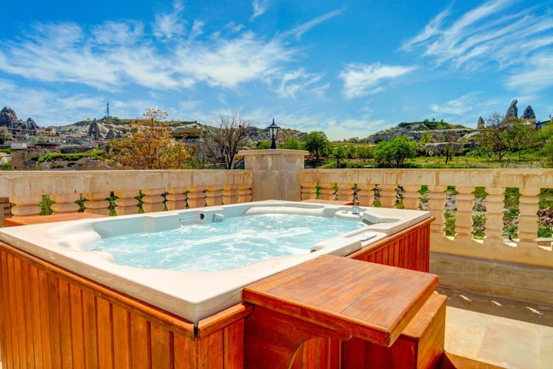 Private hot tub at Motif Art Cappadocia, Goreme — photo 2