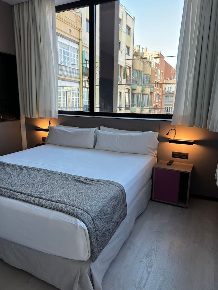 Private jacuzzi at Negresco Princess, Barcelona, photo 6