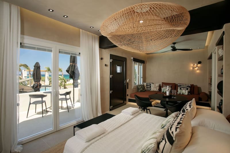 Private hot tub at Eden Beachfront Residences & Suites, Naxos — photo 2