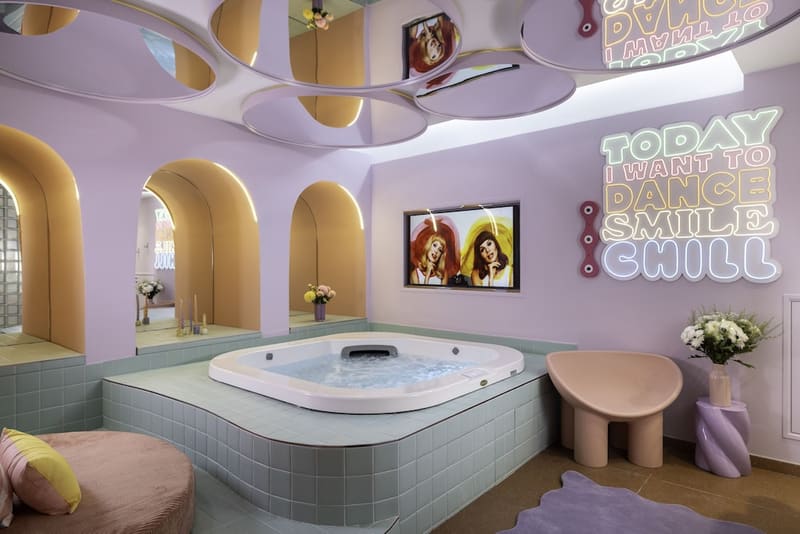 Private hot tub at Quinzerie Hotel, Paris, photo 2