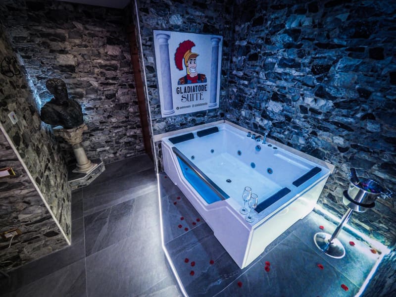 Private hot tub at Il Gladiatore, Rome