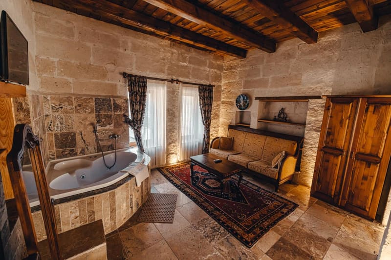 Private jacuzzi at Hanzade Cappadocia, Goreme — photo 6