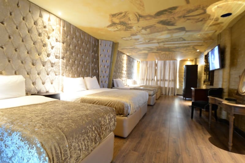 Private hot tub at Arthouse Hotel, Liverpool, photo 6