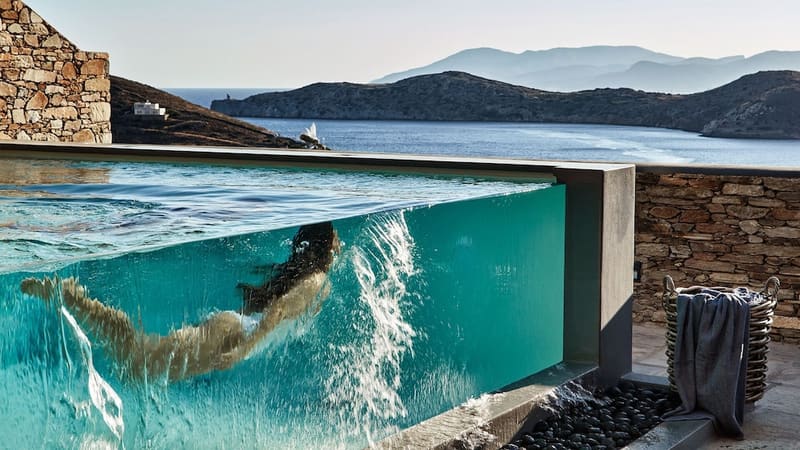 Hotels with a private in-room jacuzzi, hot tub or plunge pool in Ios