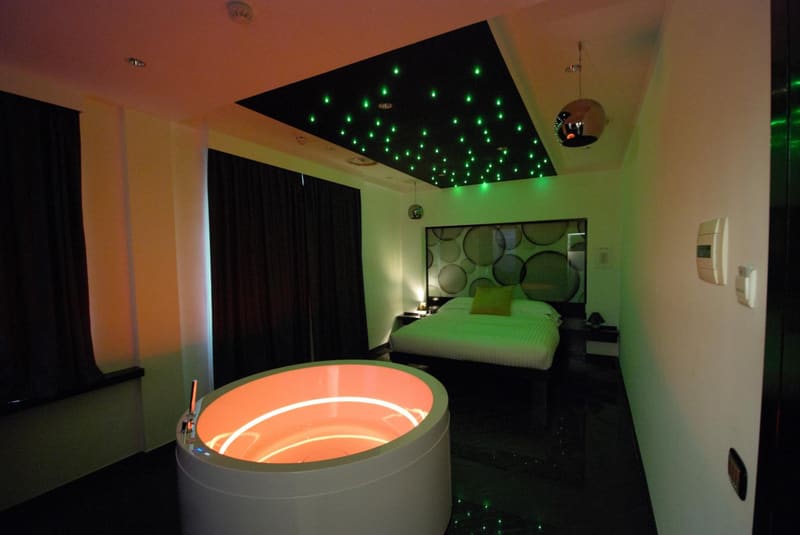 Private hot tub at JC Hotel, Rome, photo 6