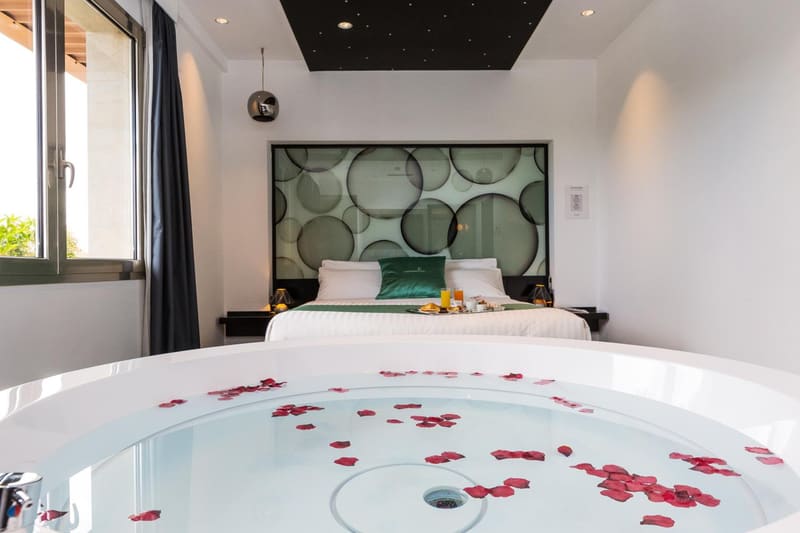 Private hot tub at JC Hotel, Rome, photo 2