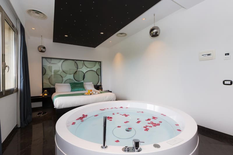 Private hot tub at JC Hotel, Rome