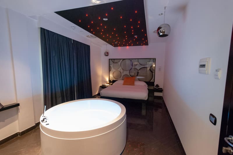 Private hot tub at JC Hotel, Rome, photo 5