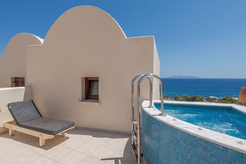 Private hot tub at Epavlis Hotel & Spa, Santorini — photo 4