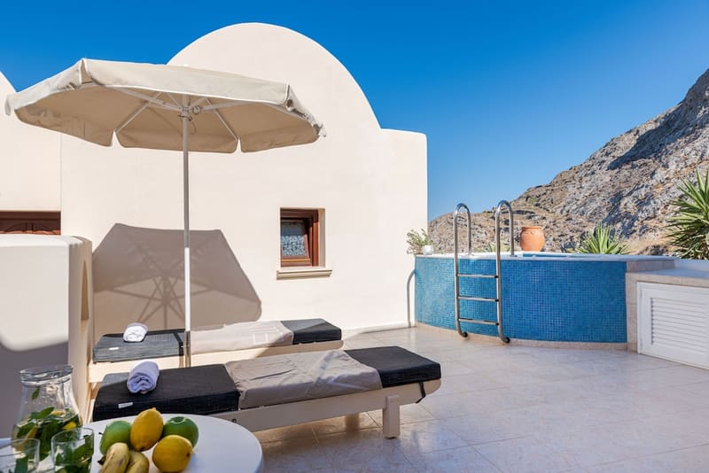 Private hot tub at Epavlis Hotel & Spa, Santorini — photo 5