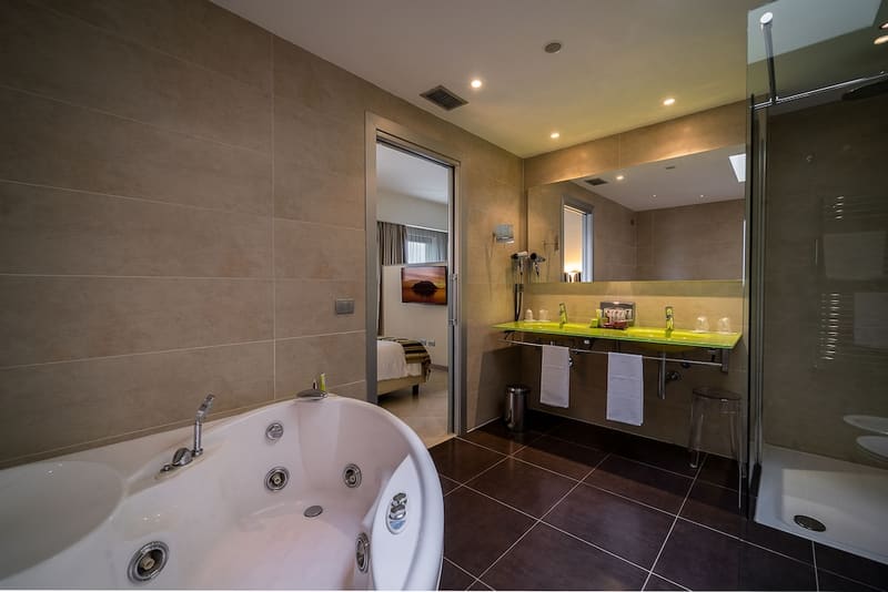 Private jacuzzi at Jazz Hotel, Olbia — photo 2