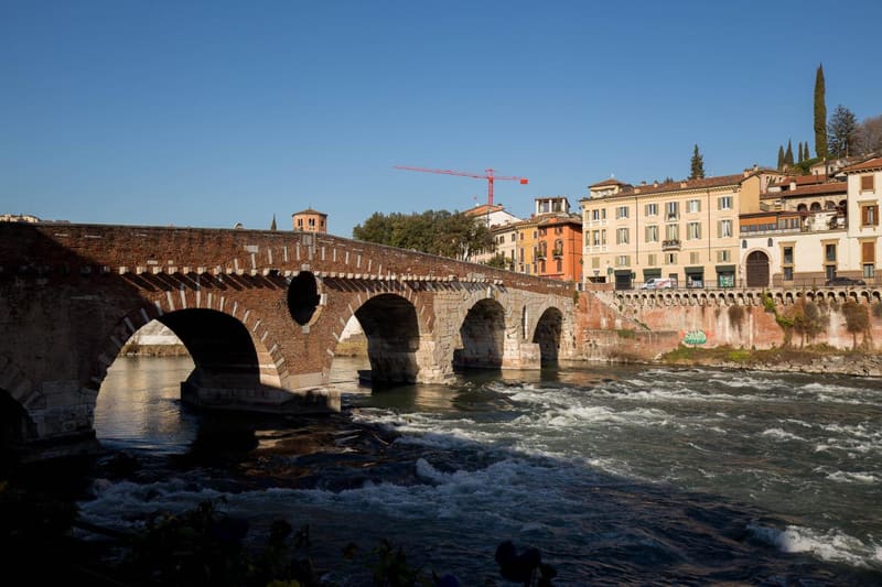 Private jacuzzi at Relais Ponte Pietra, Verona, photo 3