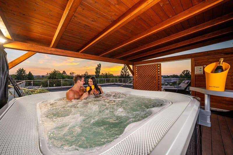 Private hot tub at Hotel Aura Design & Garden Pool, Prague, photo 3
