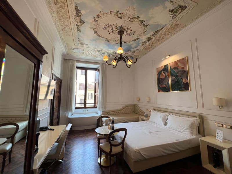 Private hot tub at Navona Central Suites, Rome, photo 2
