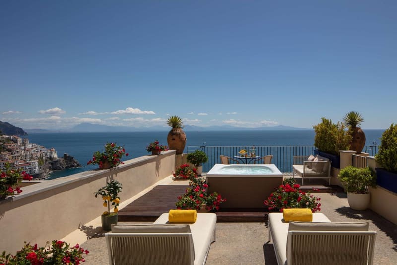 Private hot tub at Anantara Convento di Amalfi Grand Hotel, Amalfi — photo 4